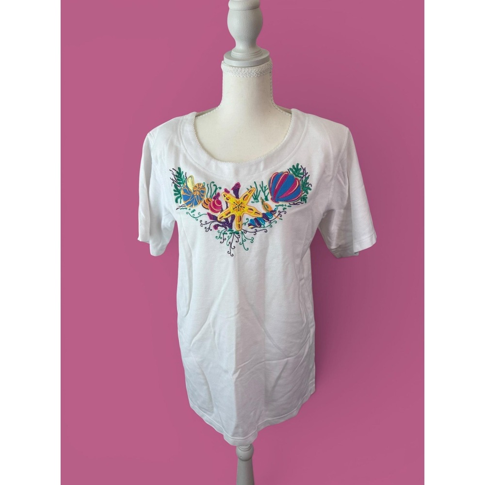 Vintage Kavio Embroidered White Tee  Nautical Seashell & Starfish size small
